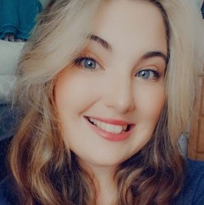 Meet your Posher, Carlee grace